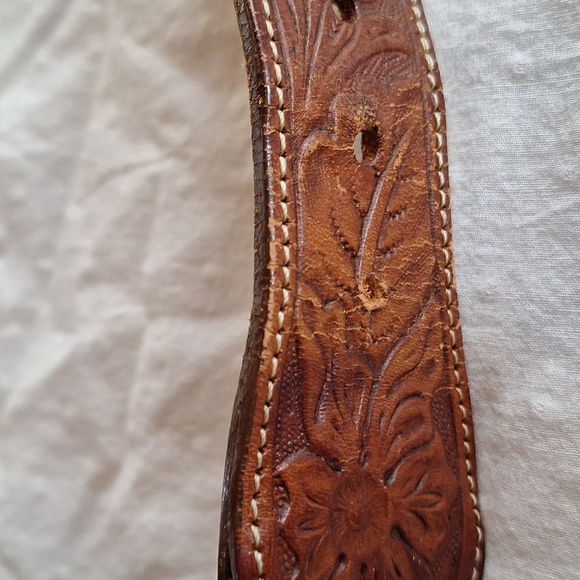 Vintage Banana Republic Hand-Tooled Brown Leather Belt with Floral Detail main image 7